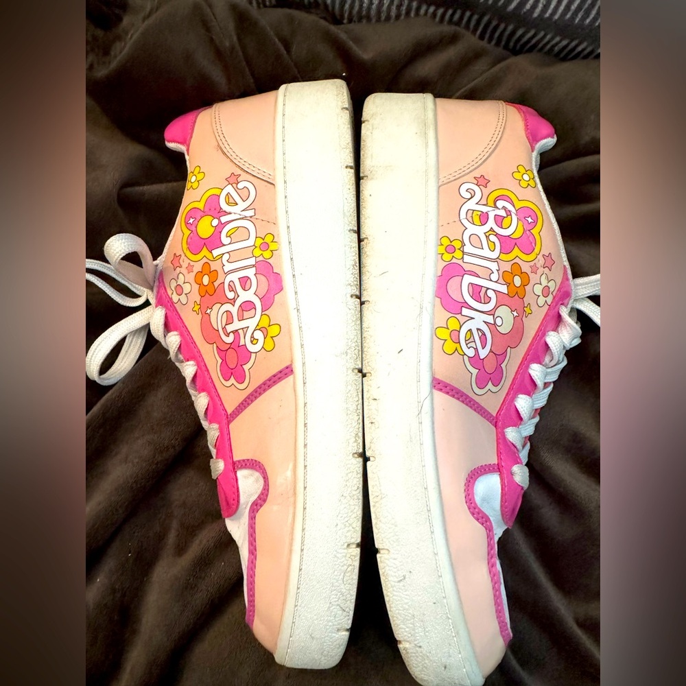 Barbie women’s tennis shoes size 9 pink and white floral